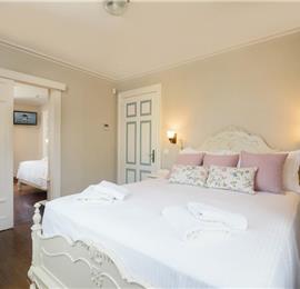 6 Bedroom Villa with Pool near Corfu Town, Sleeps 12